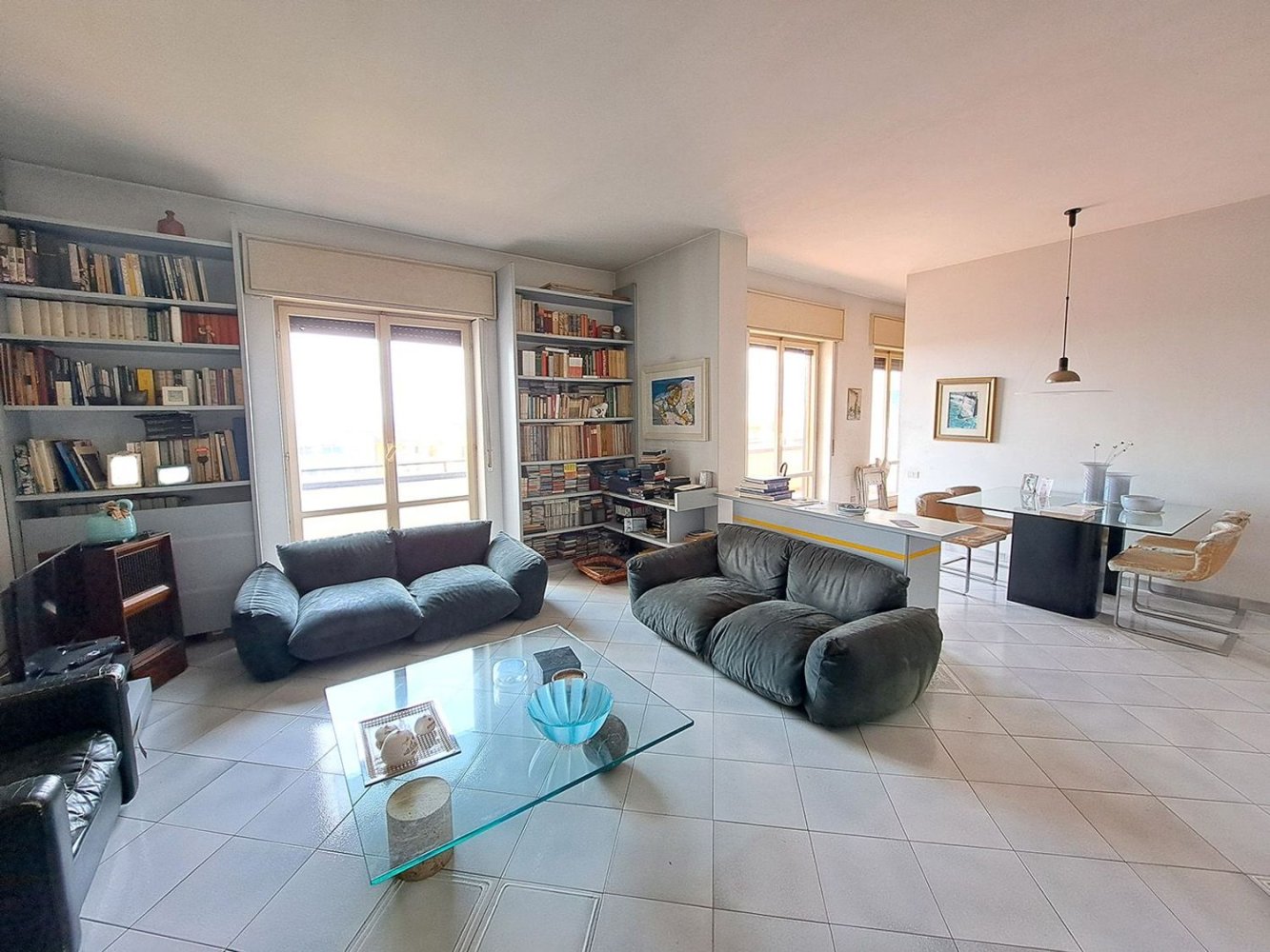 6 rooms Apartment in Salerno, Italy No. 167296