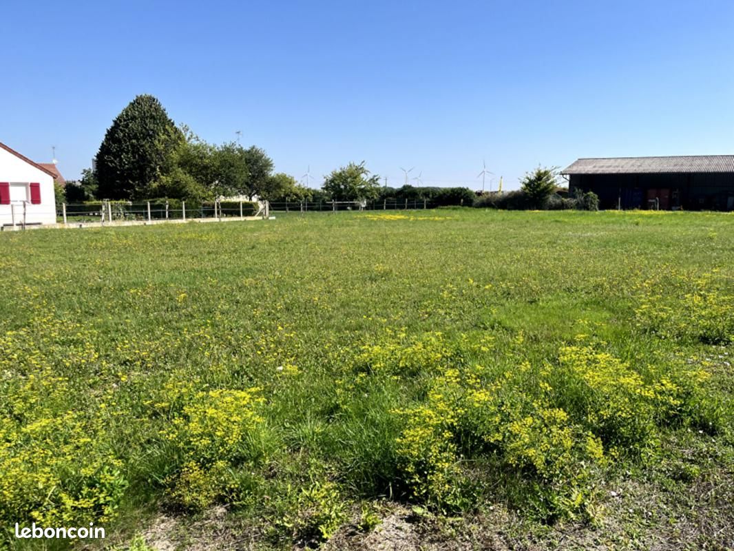 Terreno en Les Grandes-Chapelles, France 1720 m² No. 327430