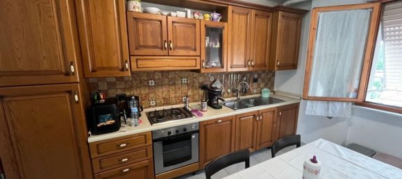 5 bedrooms Apartment in Massa, Italy No. 364667 3