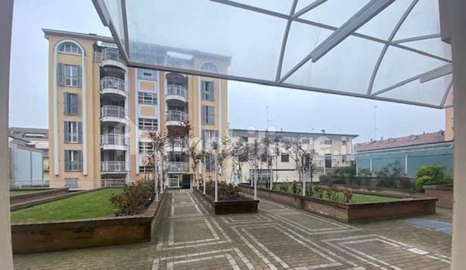 Oficina en Voghera, Italy 95 m² No. 355713