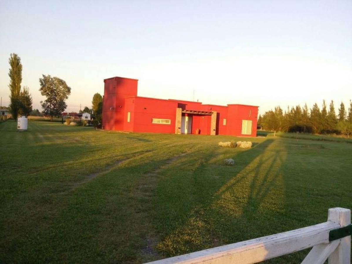 Дом с 3 спальнями в Каньюэлас, Аргентина № 75798