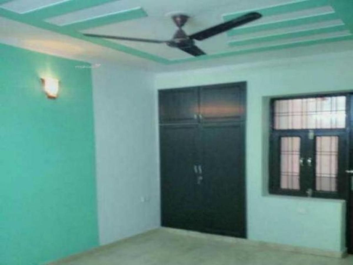 3 bedrooms House in Faridabad, India No. 24275