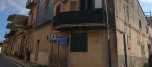 3 rooms Apartment in Caltagirone, Italy No. 296917 3