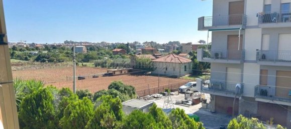 2 Schlafzimmer Wohnung in Borghetto Santo Spirito, Italy, Nr. 363131 10