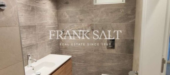 Maisonette de 2 dormitorios en Ta' Xbiex, Malta No. 2712 3