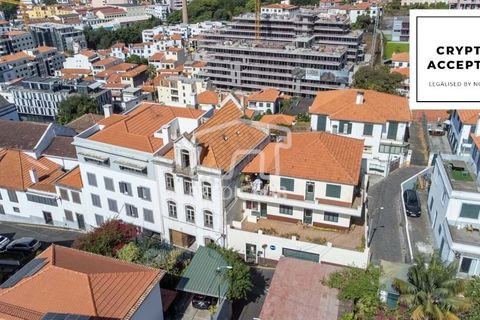 12 bedrooms Commercial property in Funchal, Portugal No. 277711