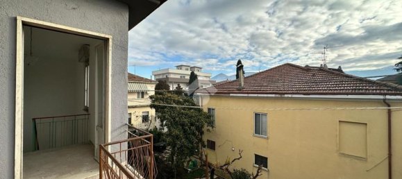 Вилла с 6 комнатами в Фолиньо, Италия № 156884 16