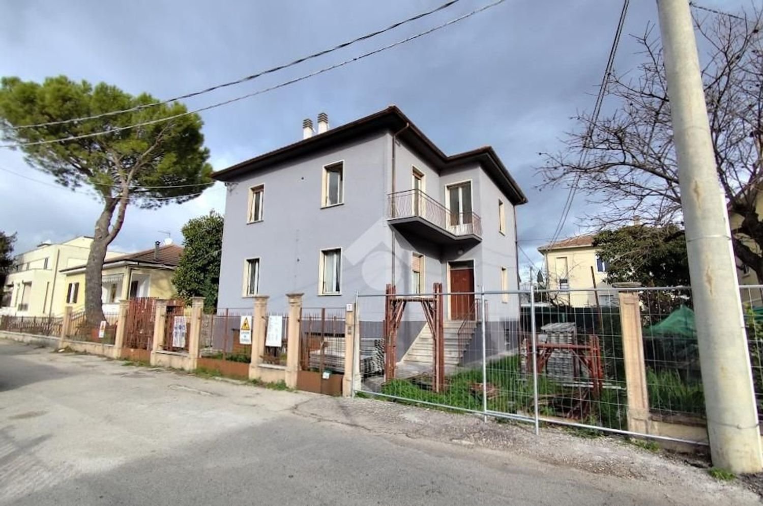 Вилла с 6 комнатами в Фолиньо, Италия № 156884