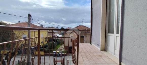 Вилла с 6 комнатами в Фолиньо, Италия № 156884 5