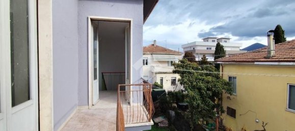 Вилла с 6 комнатами в Фолиньо, Италия № 156884 21