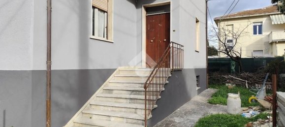 Вилла с 6 комнатами в Фолиньо, Италия № 156884 9