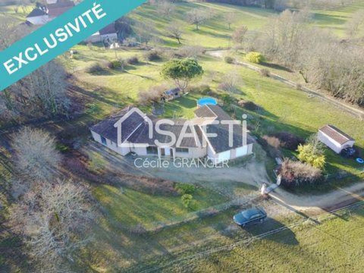 3 bedrooms House in Perigueux, France No. 10051