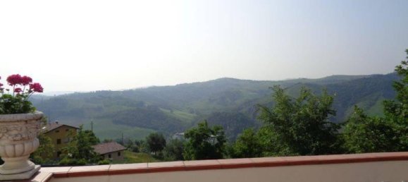 5 rooms House in Maranello, Italy No. 80121 7