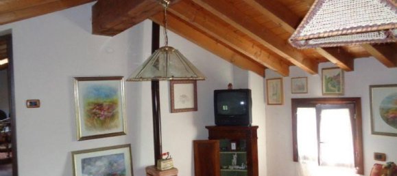 5 rooms House in Maranello, Italy No. 80121 3