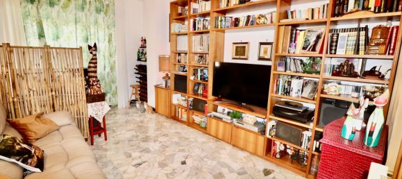 4 bedrooms Apartment in Genoa, Italy No. 374649 2