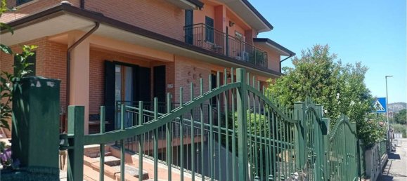 3 rooms House in Perugia, Italy No. 292916 2