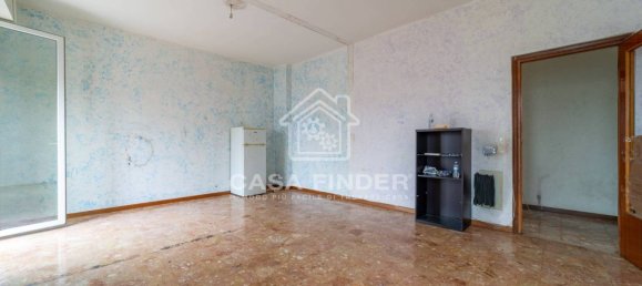 3 bedrooms Apartment in Parma, Italy No. 94245 2