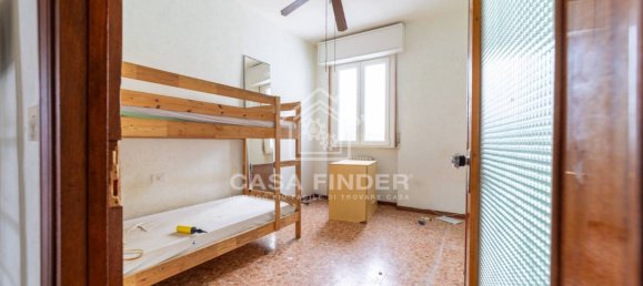 3 bedrooms Apartment in Parma, Italy No. 94245 7
