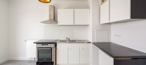 Квартира с 3 спальнями в Безон, Франция № 174804 4