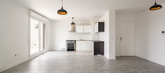 Квартира с 3 спальнями в Безон, Франция № 174804 5