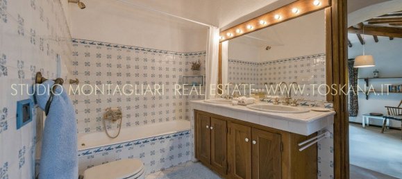 5 bedrooms House in Greve in Chianti, Italy No. 190161 25