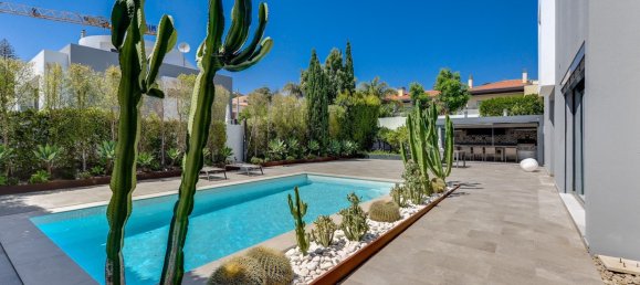 5 bedrooms Villa in Cascais, Portugal No. 272757 3