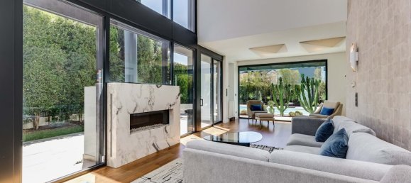 5 bedrooms Villa in Cascais, Portugal No. 272757 4