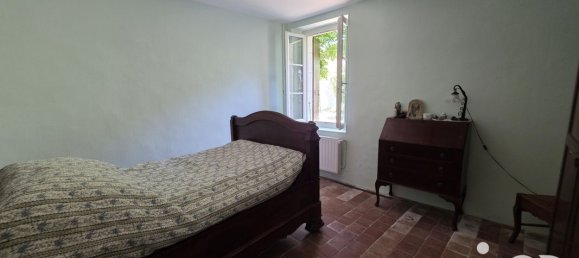 8 bedrooms House in Yonne, France No. 339787 12