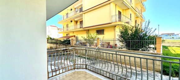 3 Schlafzimmer Wohnung in Cirò Marina, Italy, Nr. 333894 3