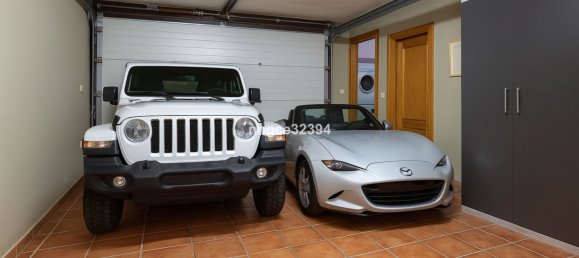 4 bedrooms Villa in Marbella, Spain No. 152991 2