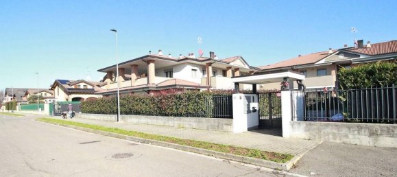 Apartamento de 3 habitaciónes en Cavenago di Brianza, Italy No. 30171 28