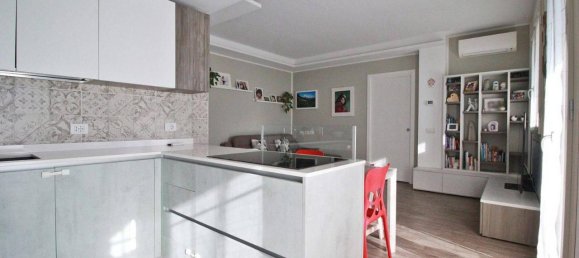 Apartamento de 3 habitaciónes en Cavenago di Brianza, Italy No. 30171 8