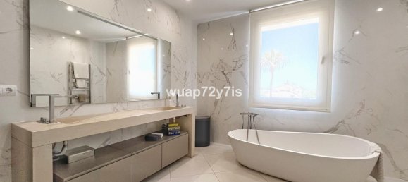 5 bedrooms Villa in Cadiz, Spain No. 187571 17