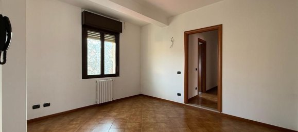 3غرفة شقة في Varedo, Italy رقم 41681 20