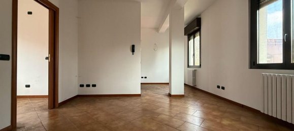 3غرفة شقة في Varedo, Italy رقم 41681 19