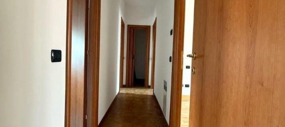 3غرفة شقة في Varedo, Italy رقم 41681 5