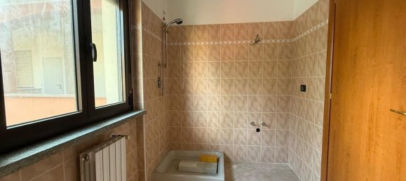 3غرفة شقة في Varedo, Italy رقم 41681 16