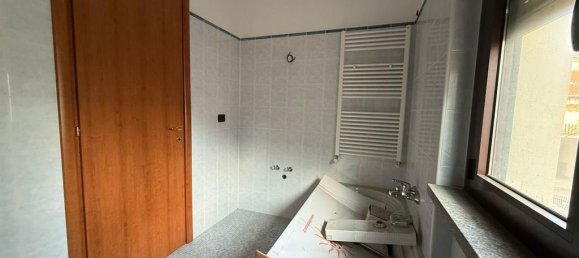 3غرفة شقة في Varedo, Italy رقم 41681 12