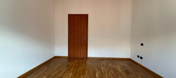 3غرفة شقة في Varedo, Italy رقم 41681 8