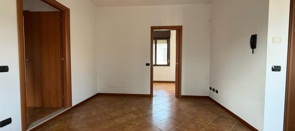 3غرفة شقة في Varedo, Italy رقم 41681 2