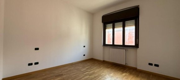 3غرفة شقة في Varedo, Italy رقم 41681 10