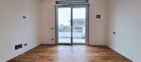 3 bedrooms Apartment in Treviso, Italy No. 150144 6
