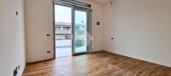 3 bedrooms Apartment in Treviso, Italy No. 150144 8