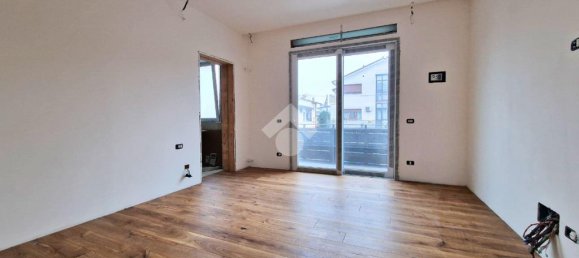 3 bedrooms Apartment in Treviso, Italy No. 150144 5