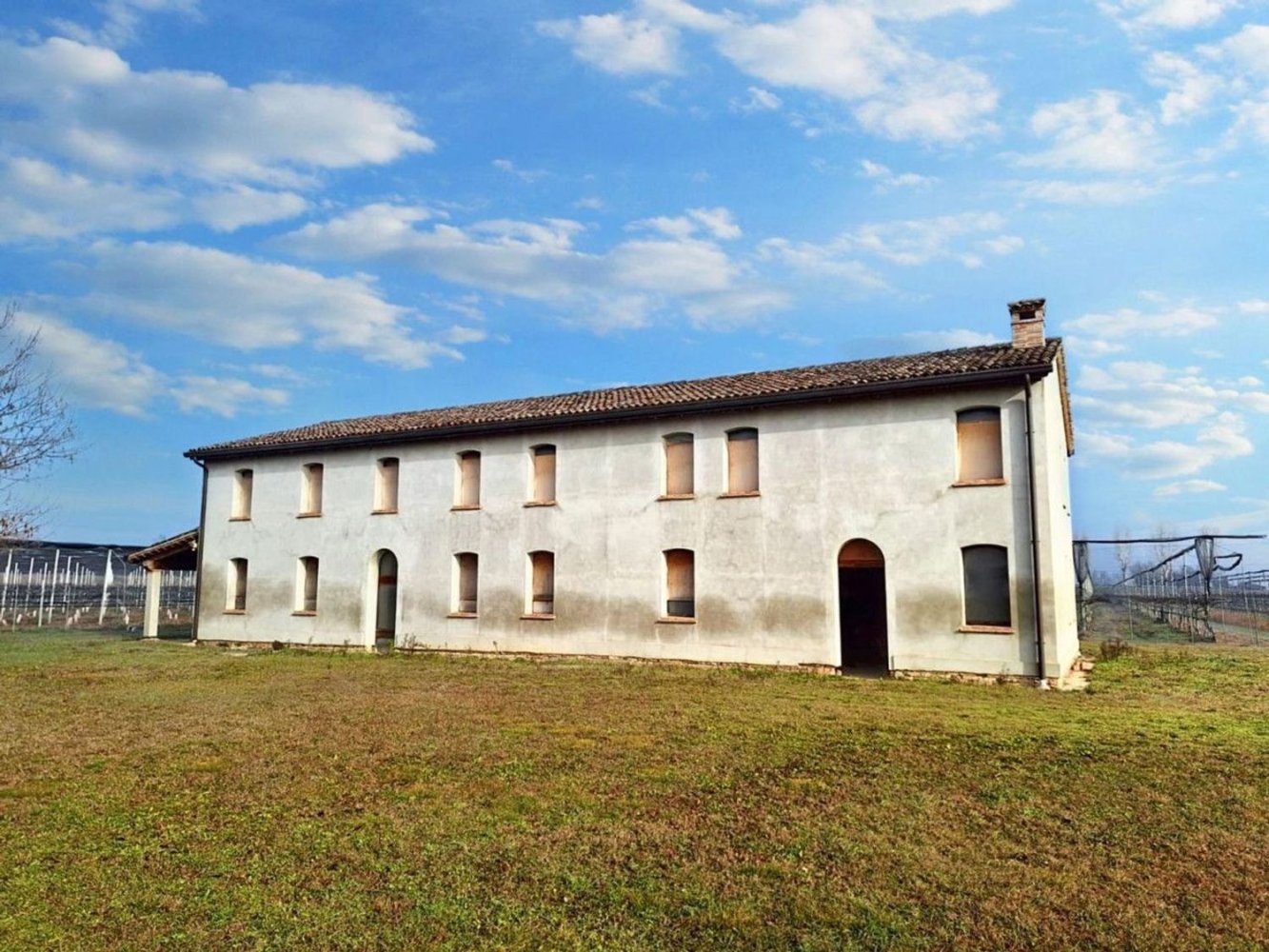 Дом с 12 спальнями в Русси, Италия № 372477