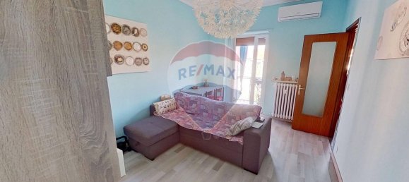 2 rooms Apartment in Turin, Italy No. 153703 6