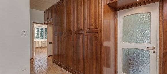 7 rooms Apartment in Suello, Italy No. 131399 9