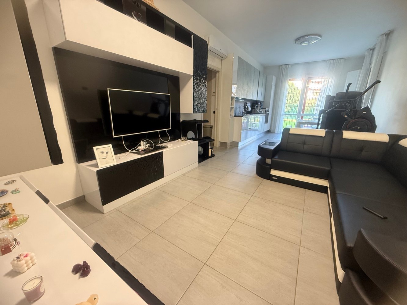 Apartamento de 2 divisões em Carate Brianza, Italy N.º 55386