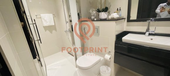 4 bedrooms Villa in Dubai, UAE No. 24421 10