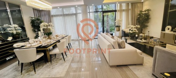 4 bedrooms Villa in Dubai, UAE No. 24421 18